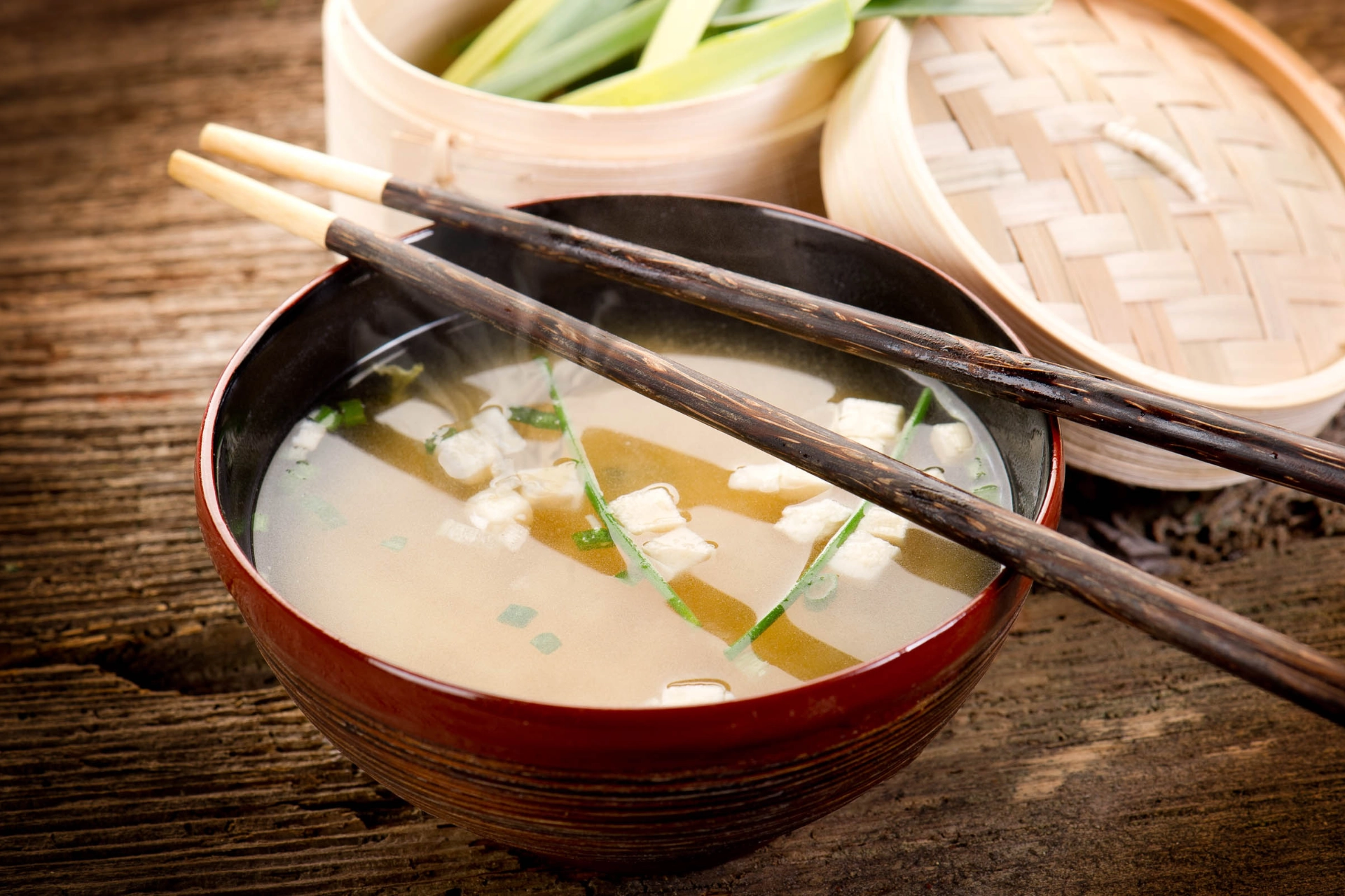 En næringsrig japansk suppe, som indeholder miso og dashi