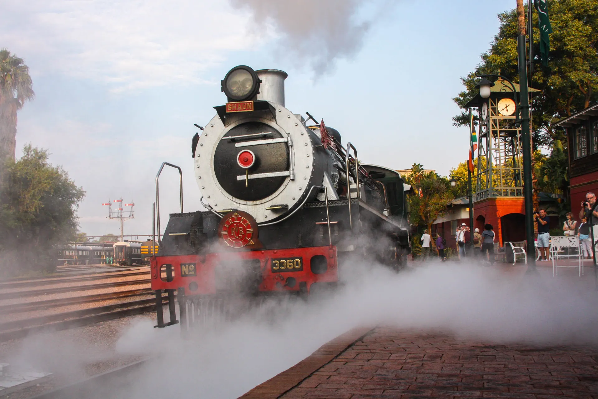 Røg og damp og mange hestekræfter - ca. 1.700 HK Røg og damp og mange hestekræfter - ca. 1.700 HK