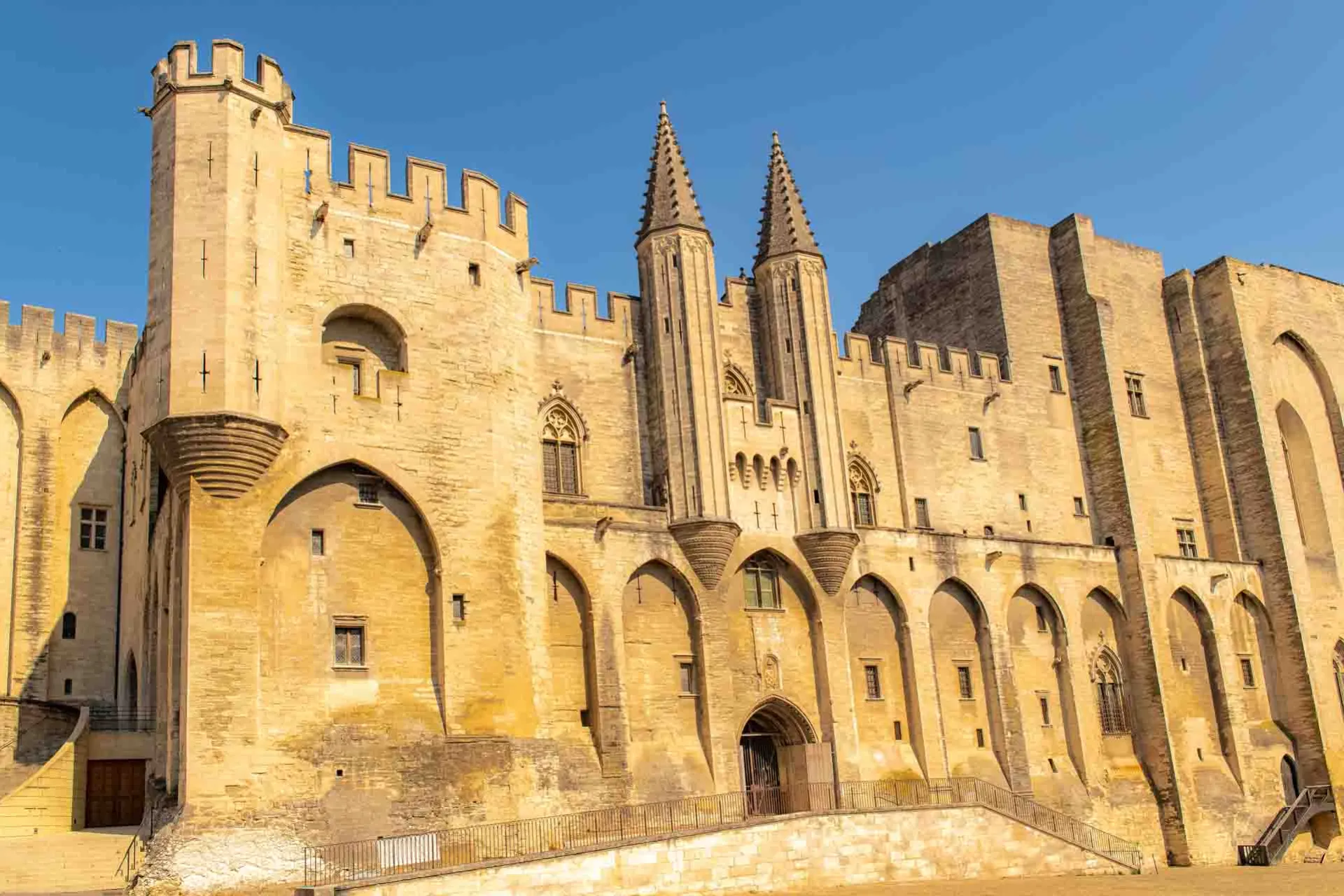 Pavernes Palads (Palais des Papes) i Avignon