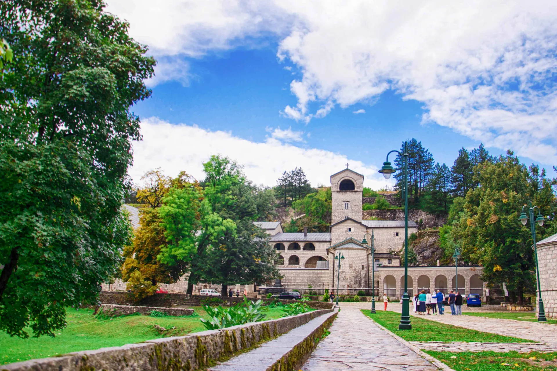 Cetinje-klostret, Montenegro – et serbisk-ortodokst kloster fra 1700-tallet Cetinje-klostret, Montenegro – et serbisk-ortodokst kloster fra 1700-tallet