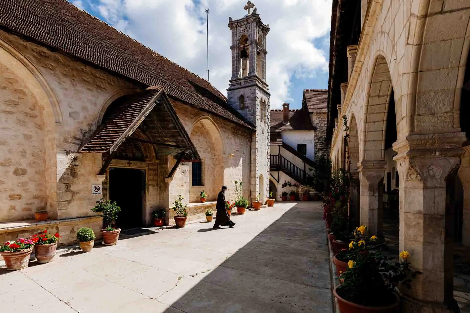 Kykkos-klosteret (Panagia tou Kykkou) er et af de rigeste og mest betydningsfulde klostre på Cypern