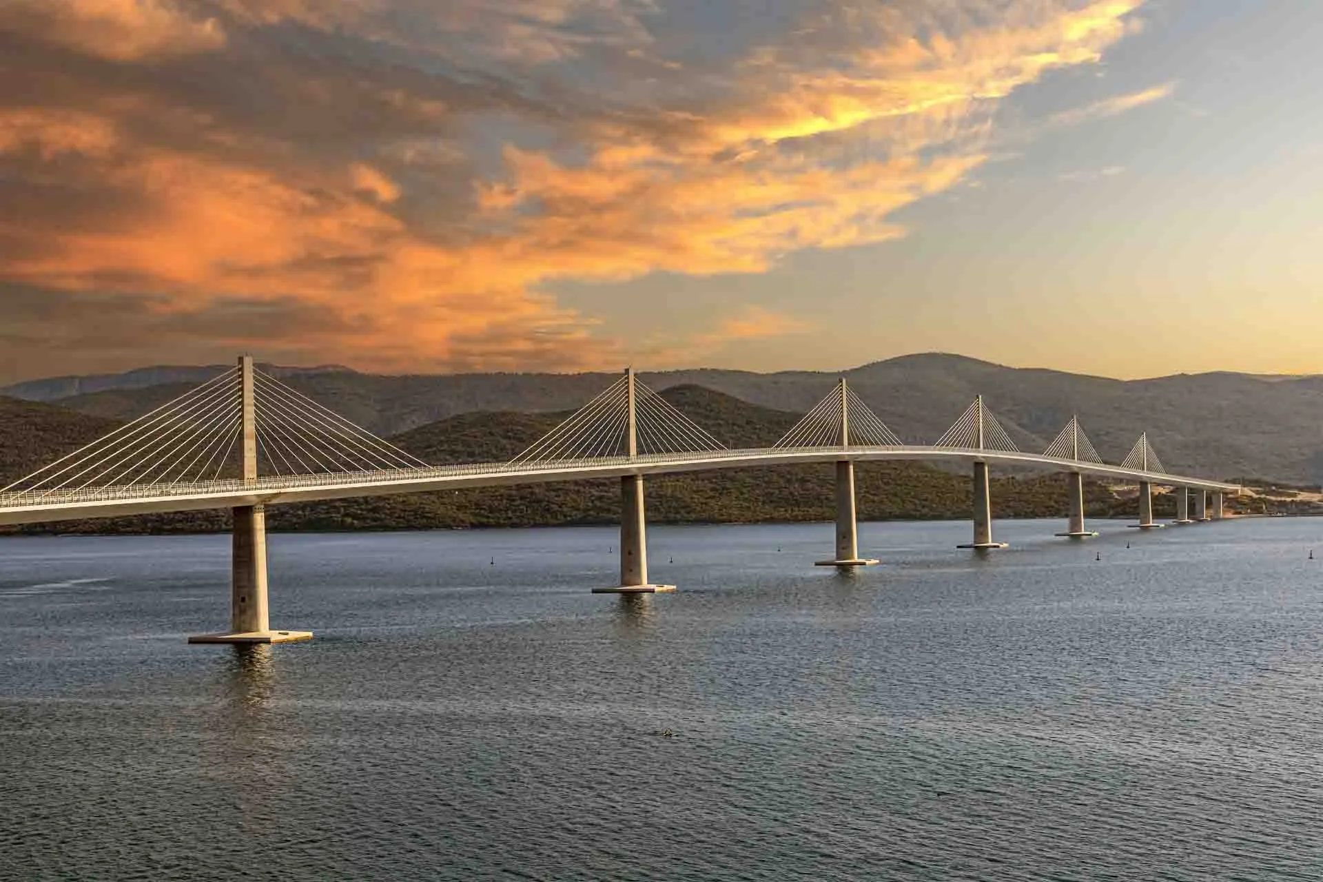 Pelješac-broen i Kroatien – 2,4 km ingeniørkunst