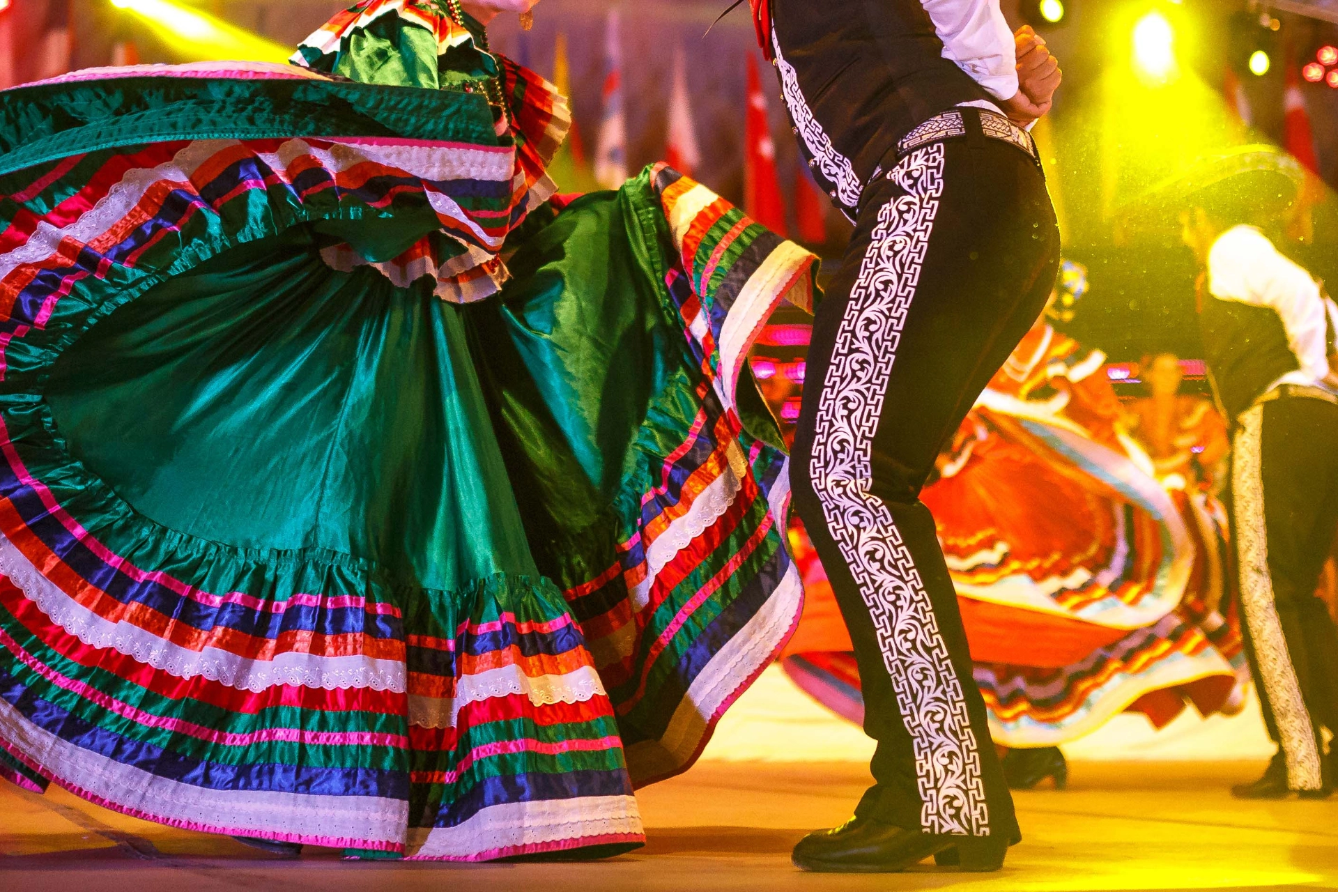 Fest og farver på dansegulvet