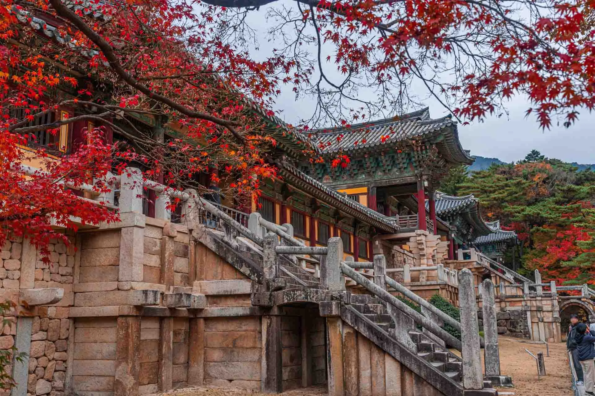 Bulguksa-templet – med sine historiske pagoder Bulguksa-templet – med sine historiske pagoder