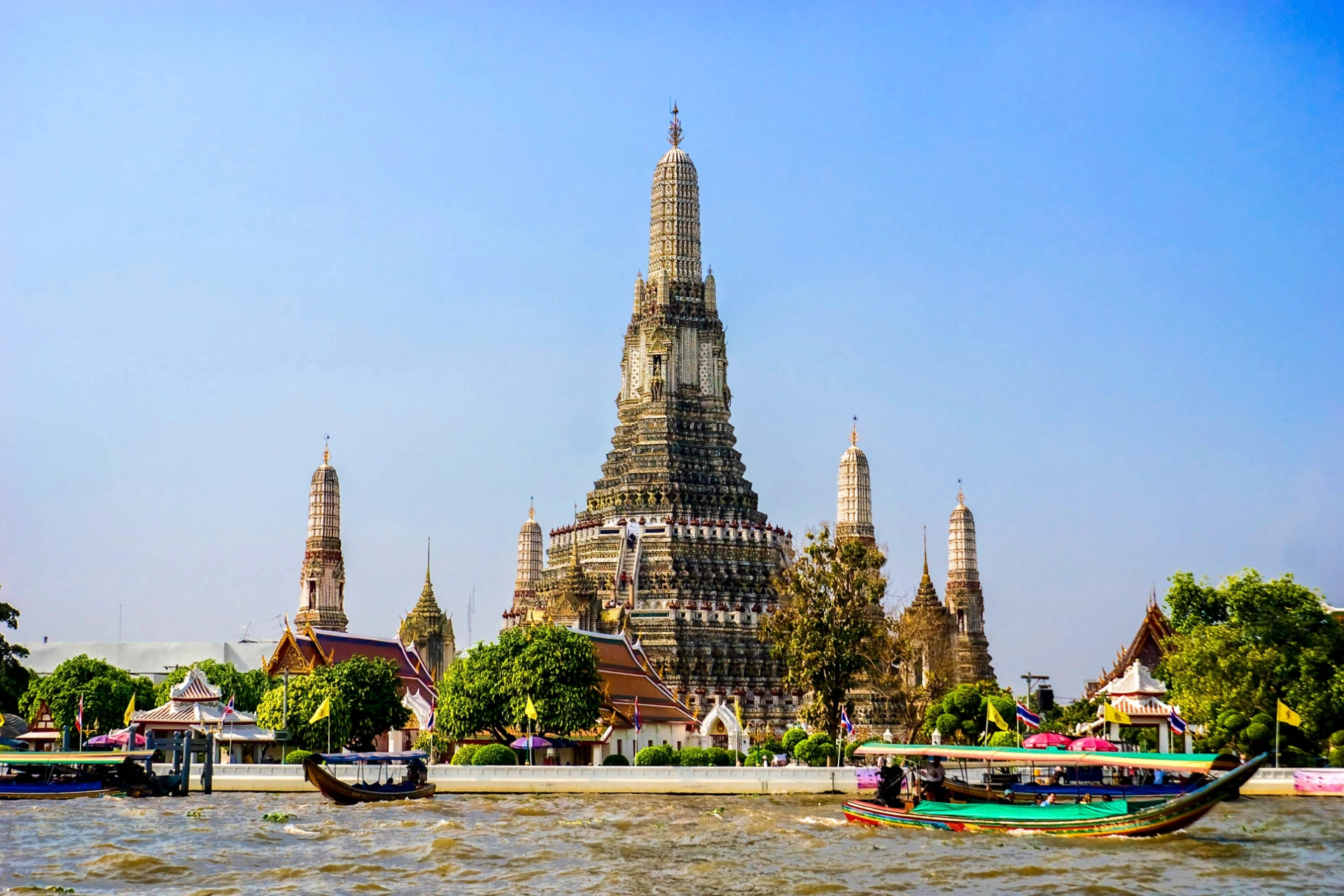 Wat Arun – også kendt som Daggryets Tempel – som ligger i Bangkok