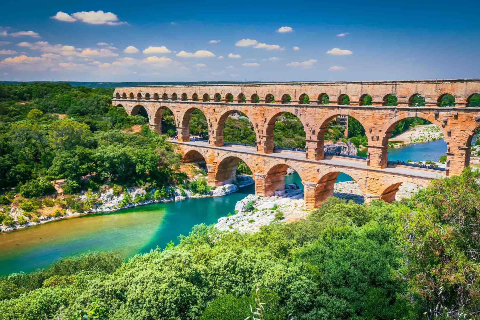 Den berømte Pont du Gard, en romersk akvæduktbro i det sydlige Frankrig bygget i det 1. århundrede e.Kr.
