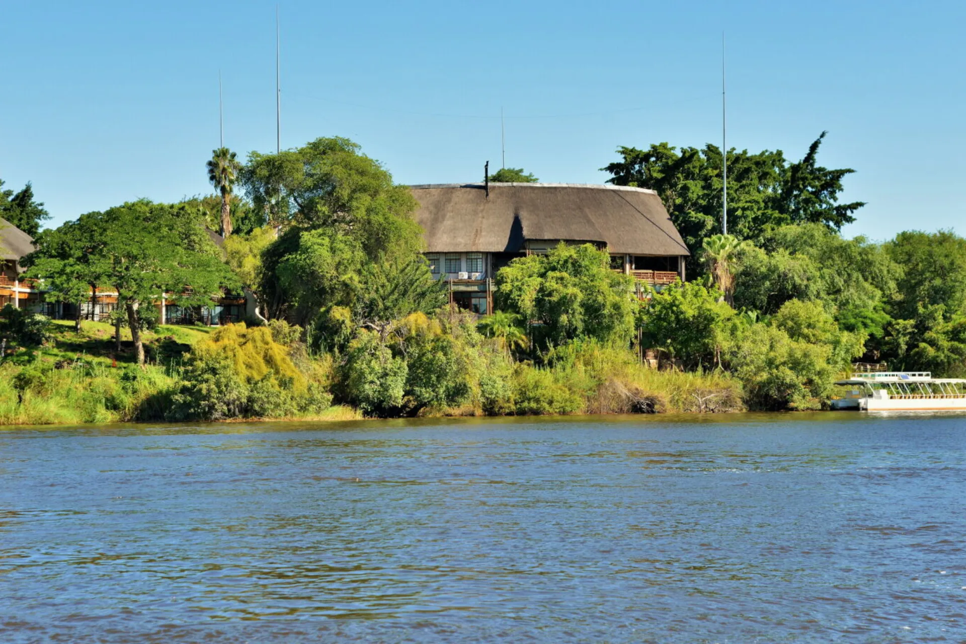 Mowana Lodge fra søsiden Mowana Lodge fra søsiden