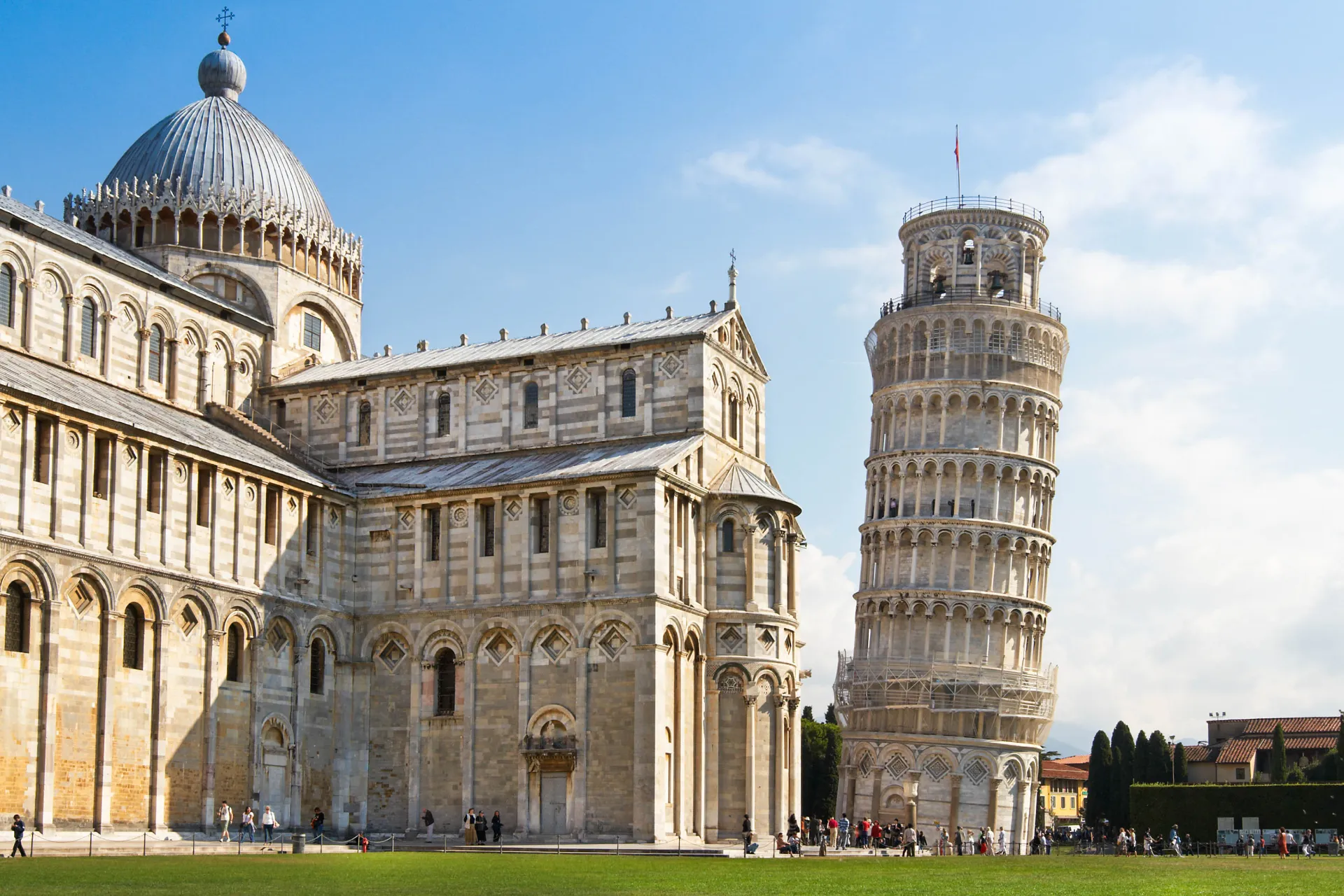 Det skæve tårn i Pisa hælder ca. 4 grader