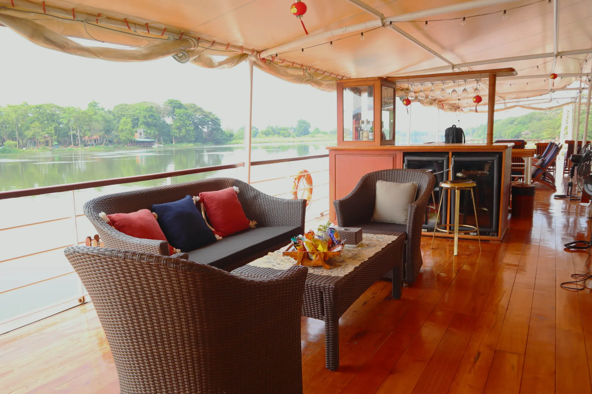 Bar-arealet på skibet Bar-arealet på skibet