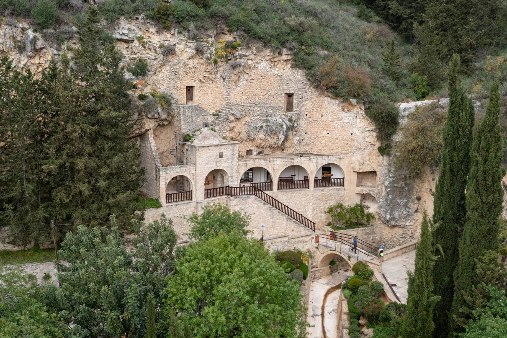 Agios Neophytos-kloster, som ligger i en dal ca. 10 km nord for Paphos