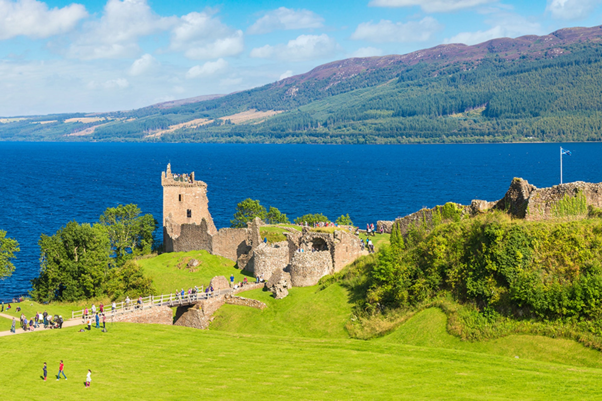 Urquhart-slotsruinen ved Loch Ness