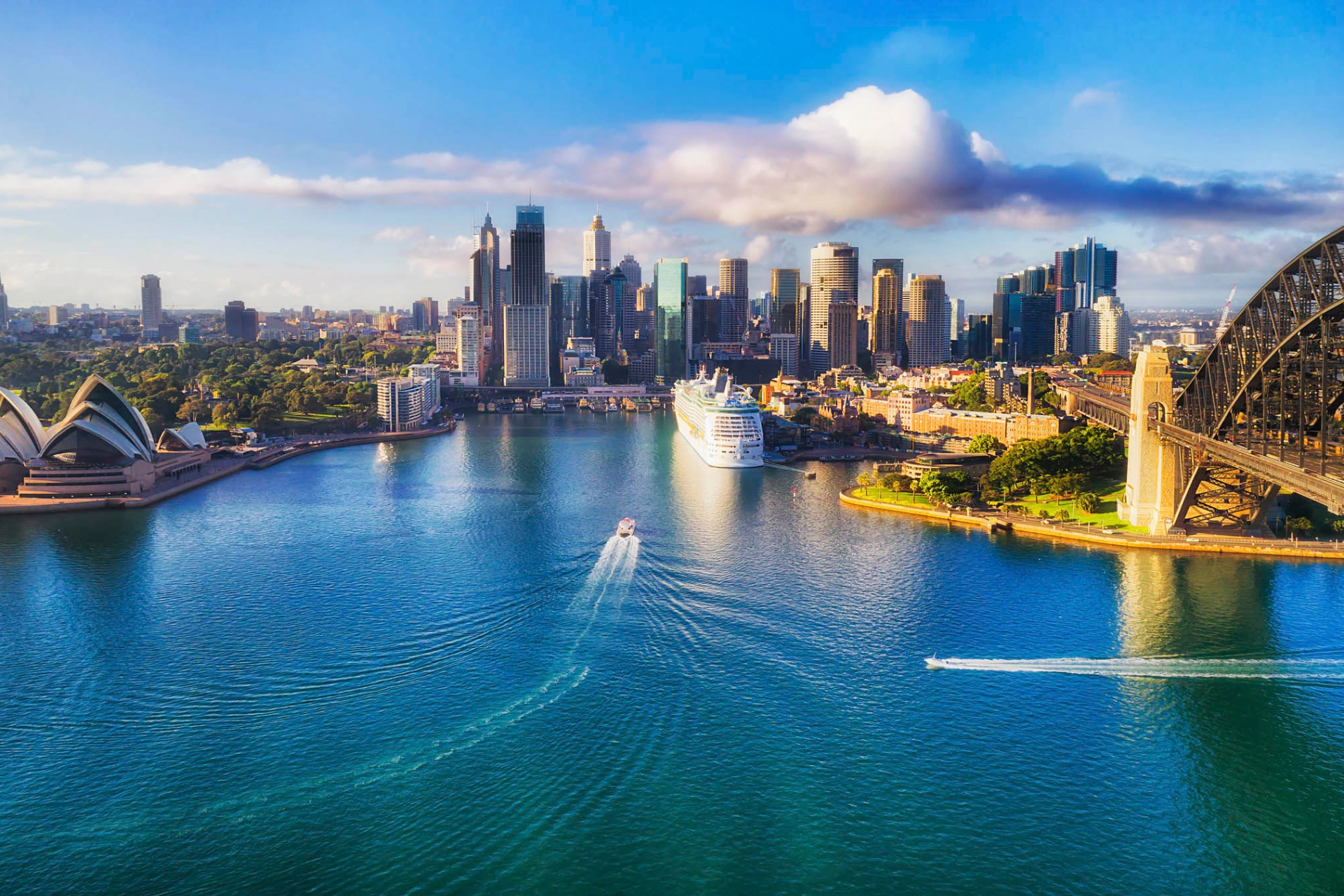 Cruise i Sydney havn med Utzons berømte opera