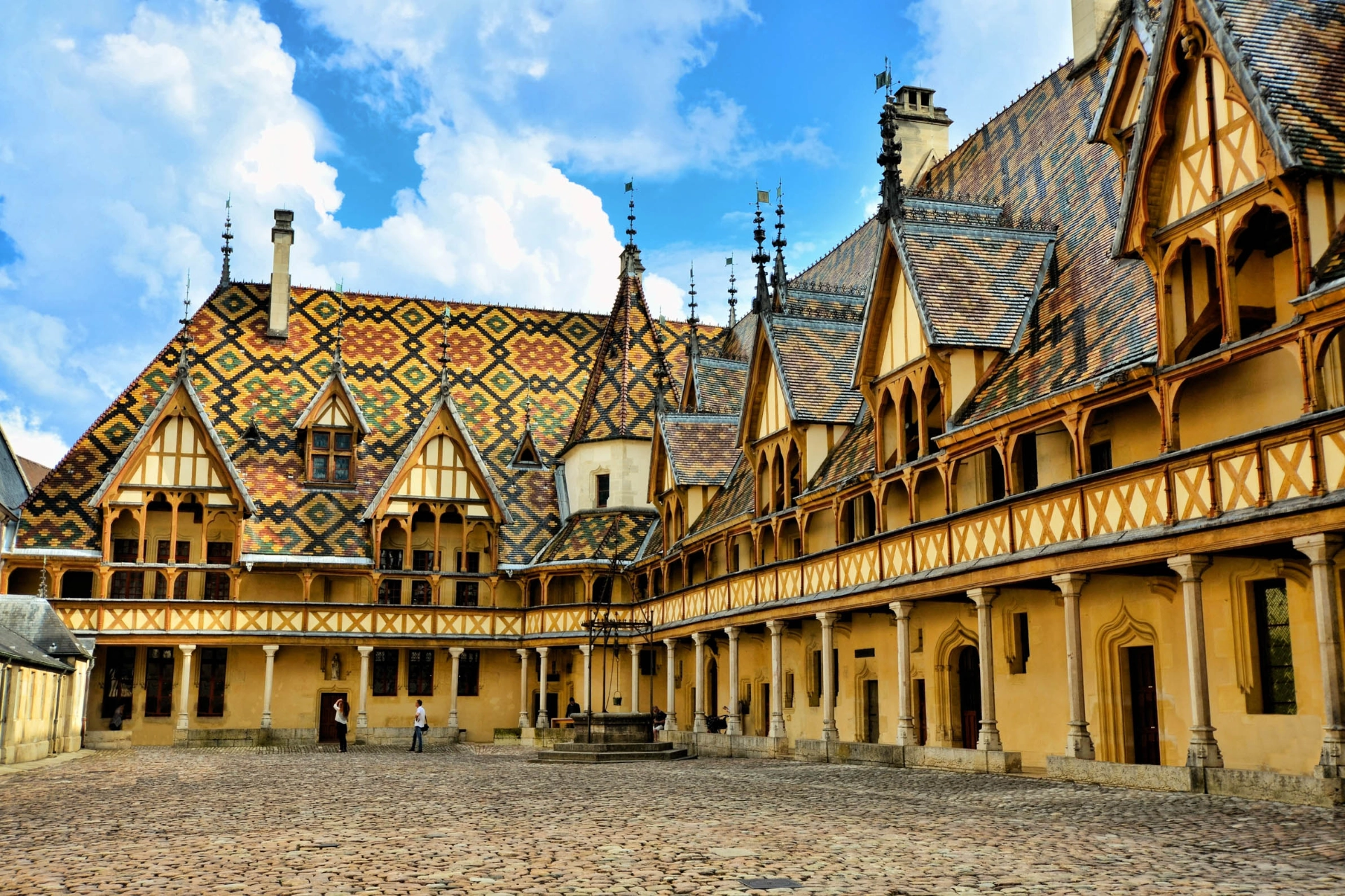 Hotel Dieu - et arkitektonisk mesterværk i Beaune