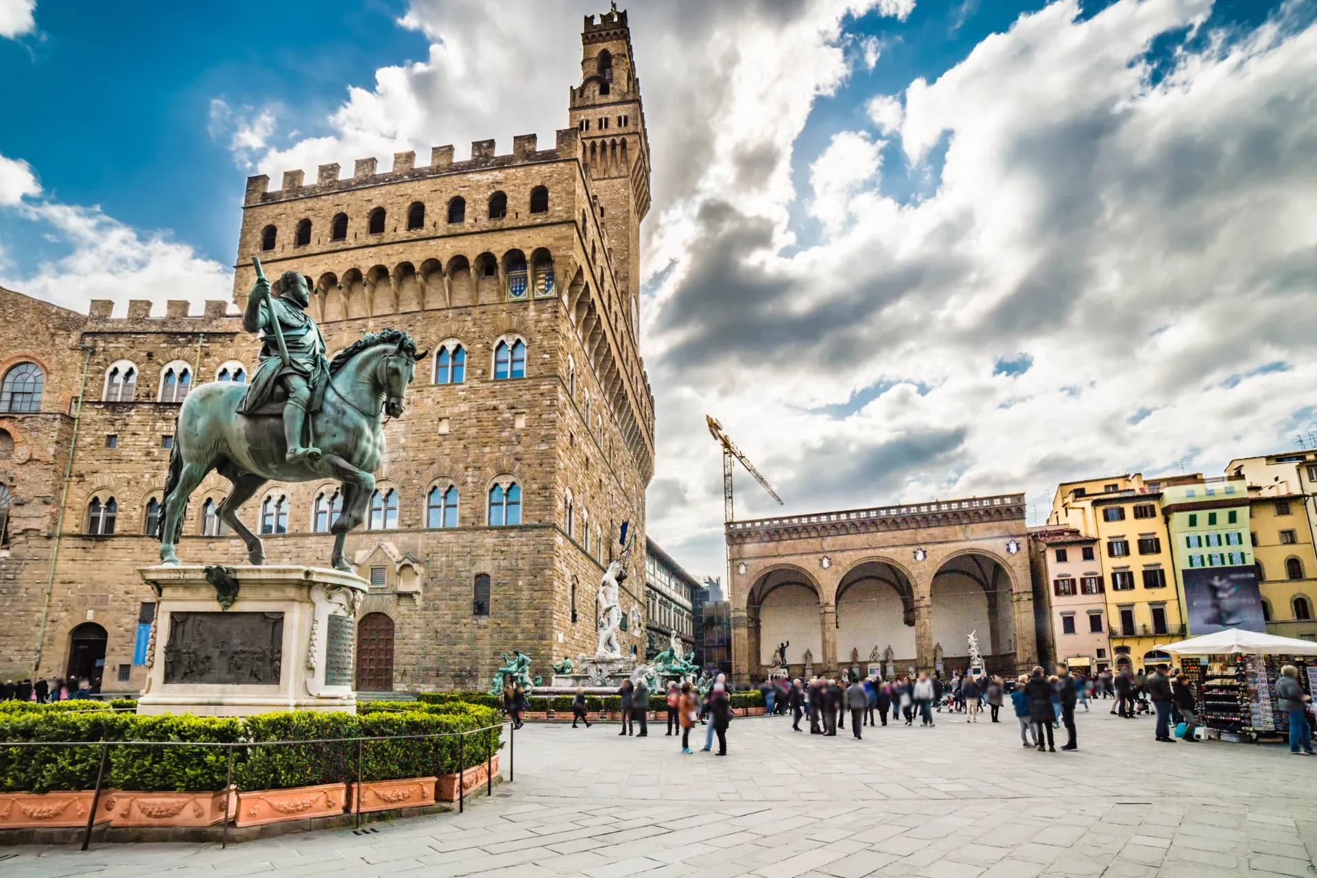 Piazza della Signoria med rytterstatue og Palazzo Vecchio