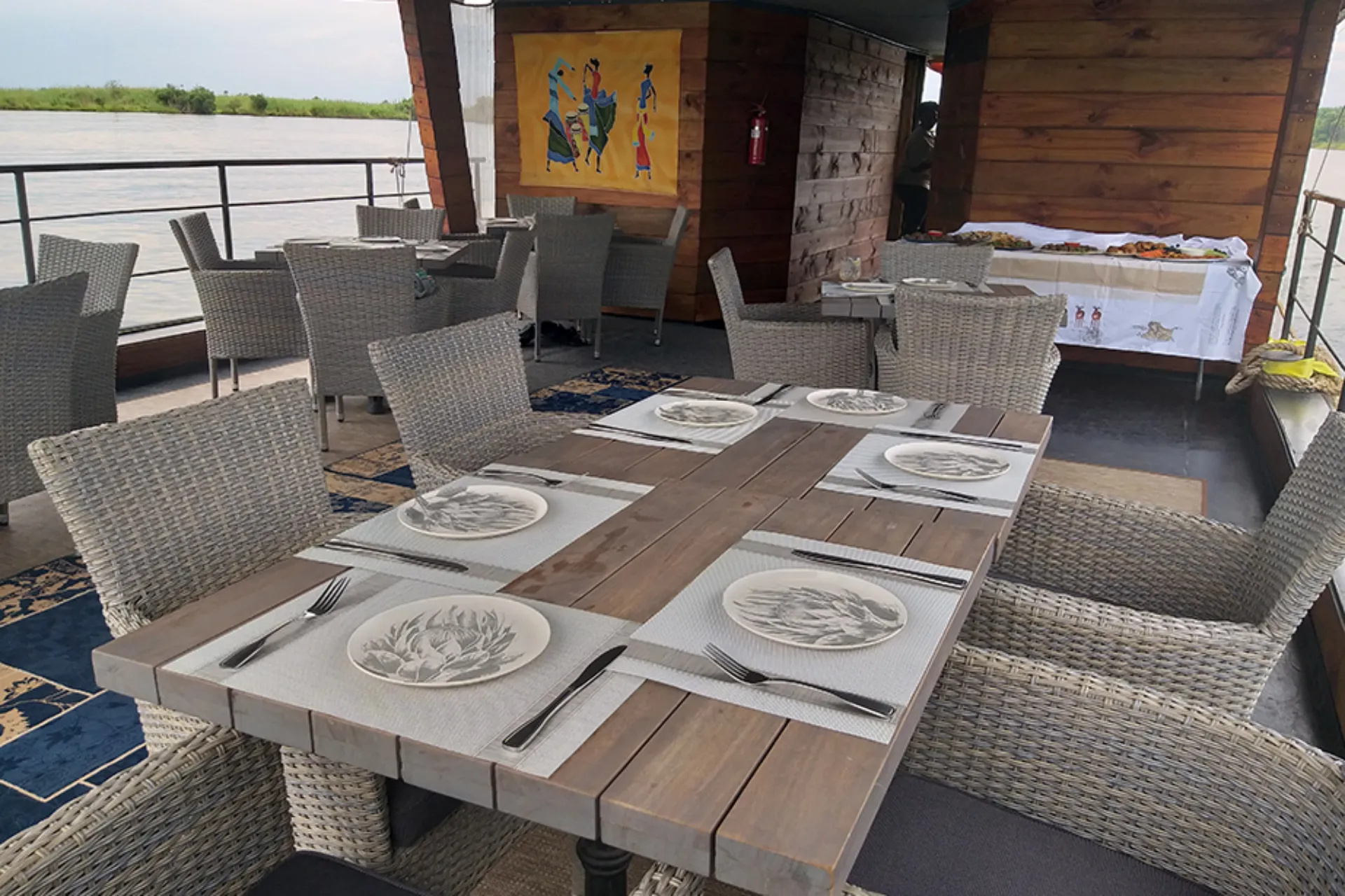 Båden er gjort klar til spisning Båden er gjort klar til spisning