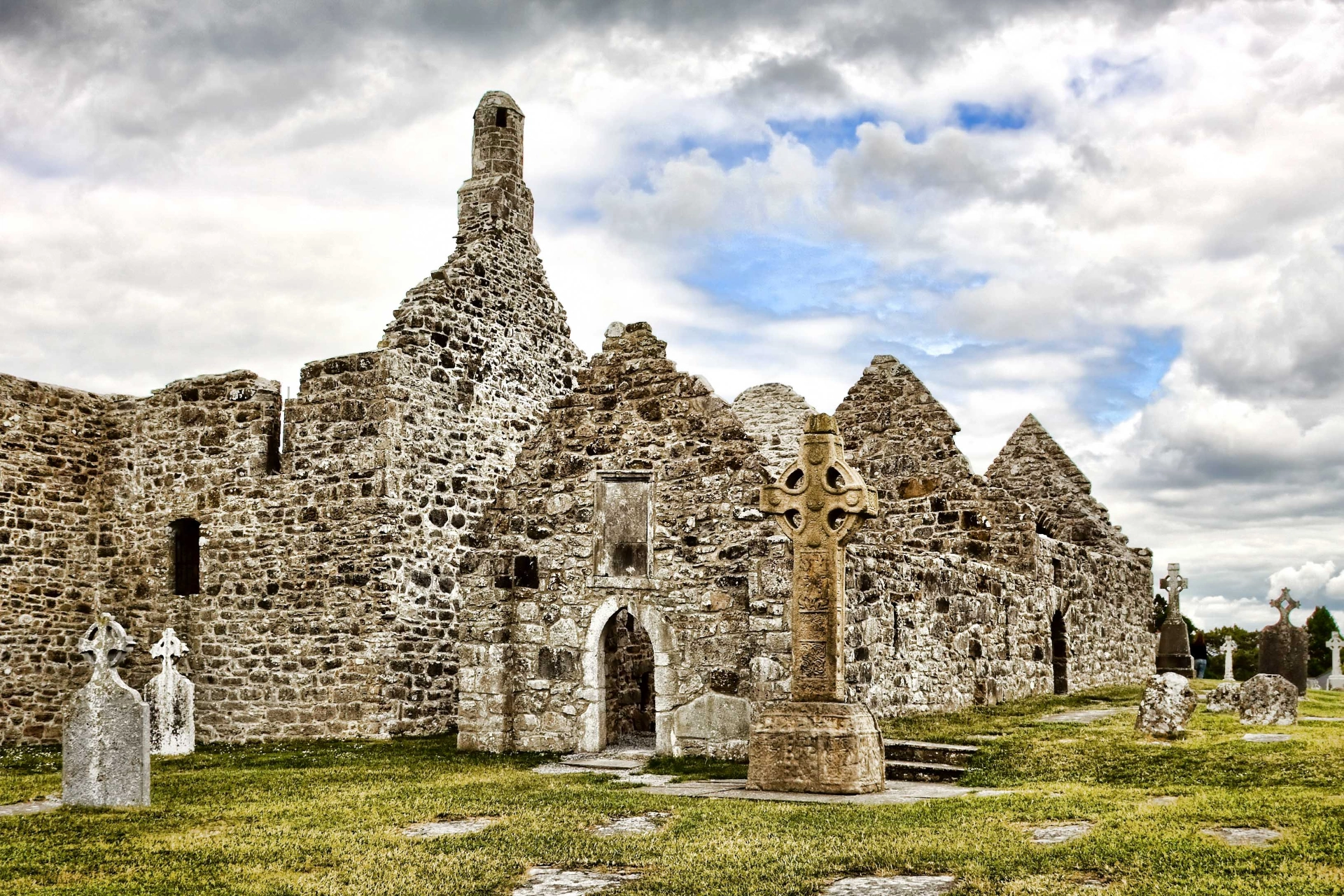 Det gamle munkekloster Clonmacnoise