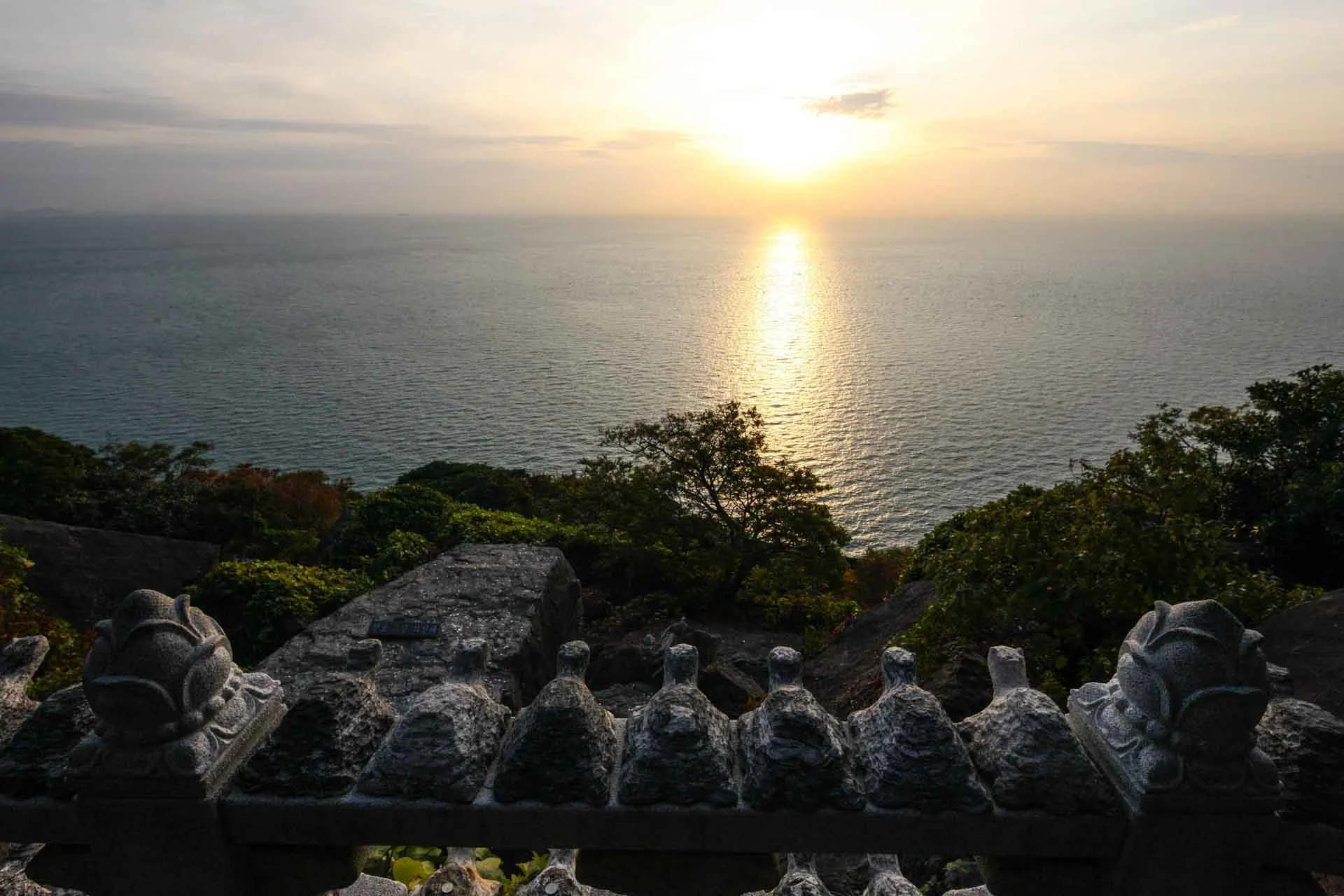 Solopgang ved Hyangiram-templet Solopgang ved Hyangiram-templet