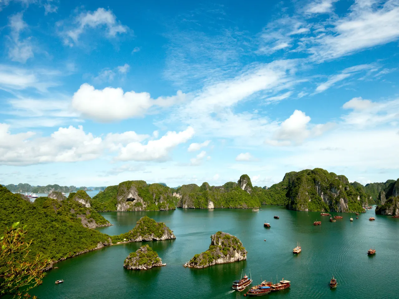 Småbåde i Halongbugten Småbåde i Halongbugten