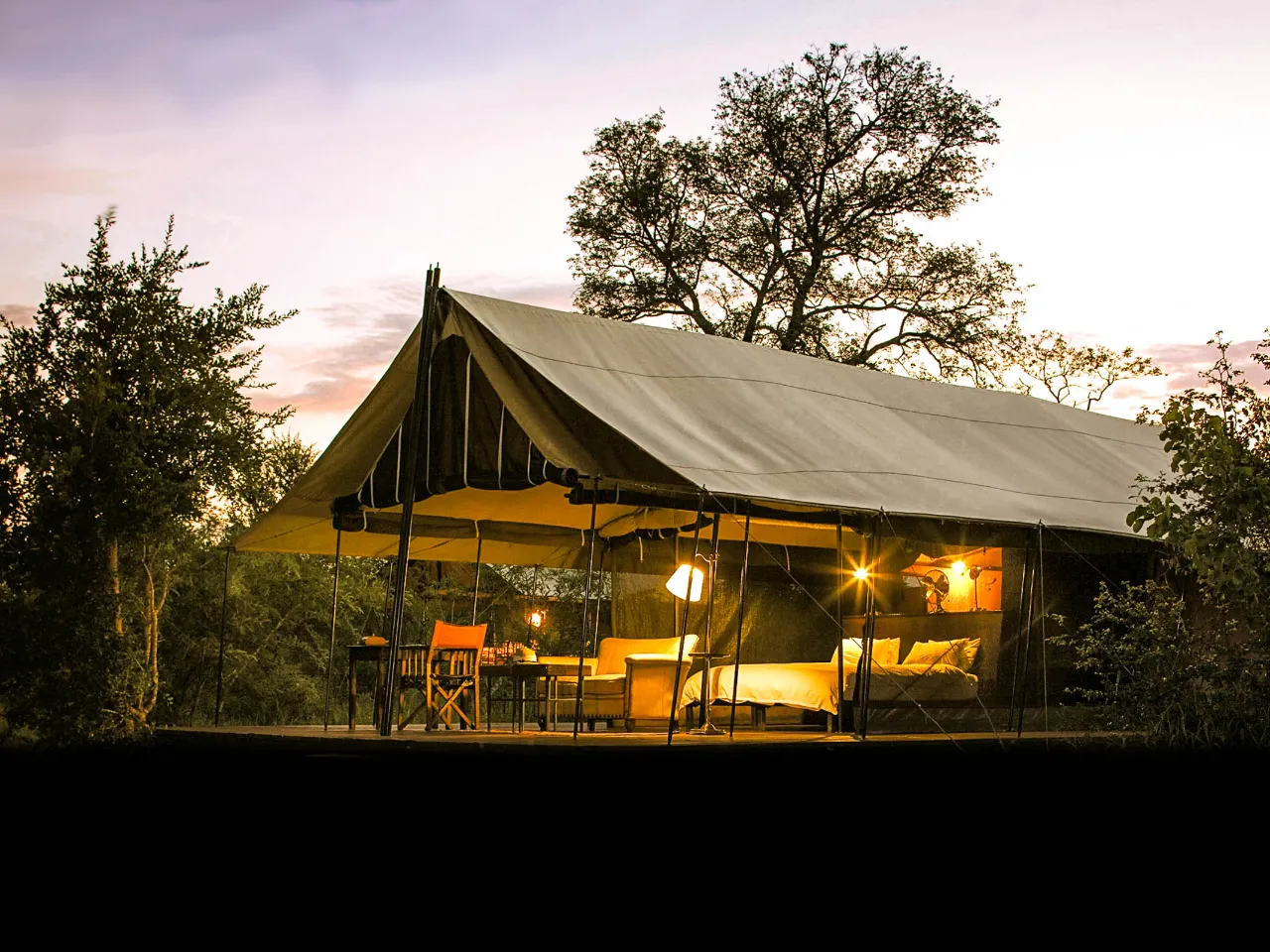 Aftenstemning i teltet