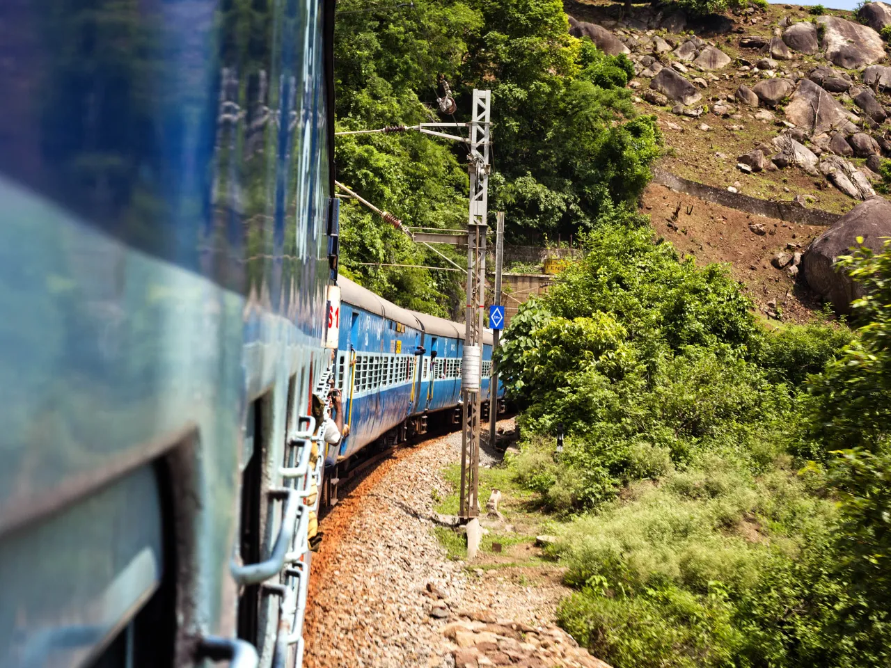 At køre med tog i Indien er i sig selv en oplevelse