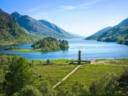 Glenfinnan-monumentet ved søen Loch Shiel