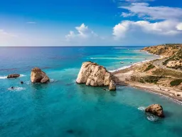 Afrodites Klippe, hvor hun iflg myten steg op af havets skum