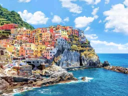 Den farverige kystby Manarola