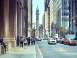 Downtown Toronto med det ikoniske Old City Hall og dets store klokketårn