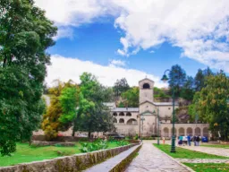 Cetinje-klostret, Montenegro – et serbisk-ortodokst kloster fra 1700-tallet Cetinje-klostret, Montenegro – et serbisk-ortodokst kloster fra 1700-tallet