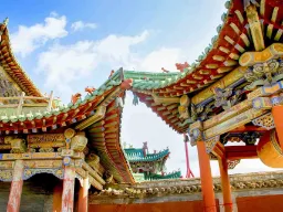 Udsmykkede tage fra Vinterpaladset i Ulan Bator