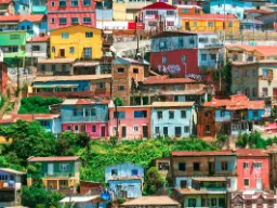 Farverigdom i husene i Valparaiso