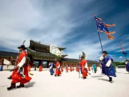 Vagtskifteceremoni ved Gyeongbokgung Paladset i Seoul Vagtskifteceremoni ved Gyeongbokgung Paladset i Seoul