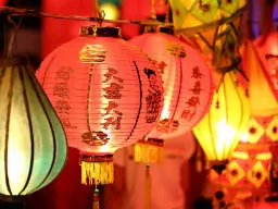 Kinesiske lanterner – symbol på fest, lykke og tradition, især under Lantern Festival og nytår