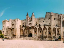 Pavernes Palads - ét af Europas største gotiske paladser