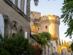 Château de Tarascon er ét af de bedst bevarede middelalder-slotte i Frankrig