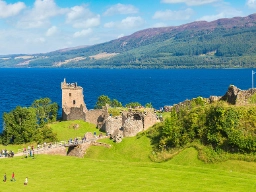 Urquhart-slotsruinen ved Loch Ness