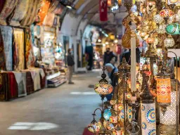 Magiske farver og lys i Grand Bazaar – Istanbuls historiske marked