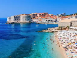 Dubrovnik – Adriaterhavets perle, hvor middelaldermure møder gyldne strande og krystalklart vand