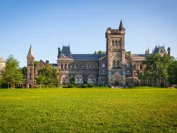 University of Toronto har næsten 100.000 studerende