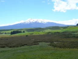 Mount Ruapehu - aktiv vulkan i Tongariro National Park på Nordøen i New Zealand - filmlokation i "Ringenes Herre"