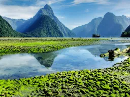Milford Sound - udråbt af Rudyard Kipling som "verdens ottende vidunder" Milford Sound - udråbt af Rudyard Kipling som "verdens ottende vidunder"