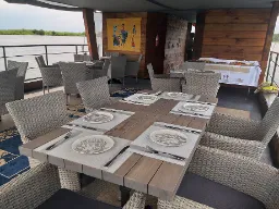 Båden er gjort klar til spisning