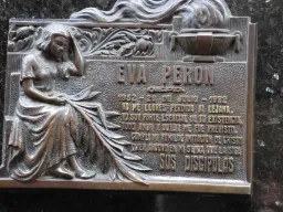 Mindetavle for Eva Perón (Evita) på Recoleta-kirkegården i Buenos Aires