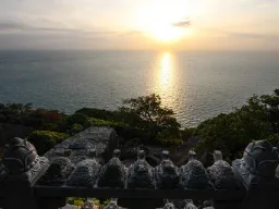 Solopgang ved Hyangiram-templet Solopgang ved Hyangiram-templet