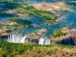Vandet ender i Zambesi-floden mellem Zimbabwe og Zambia