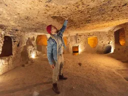 Rum i underjordisk by udhugget i klippen i Kappadokien