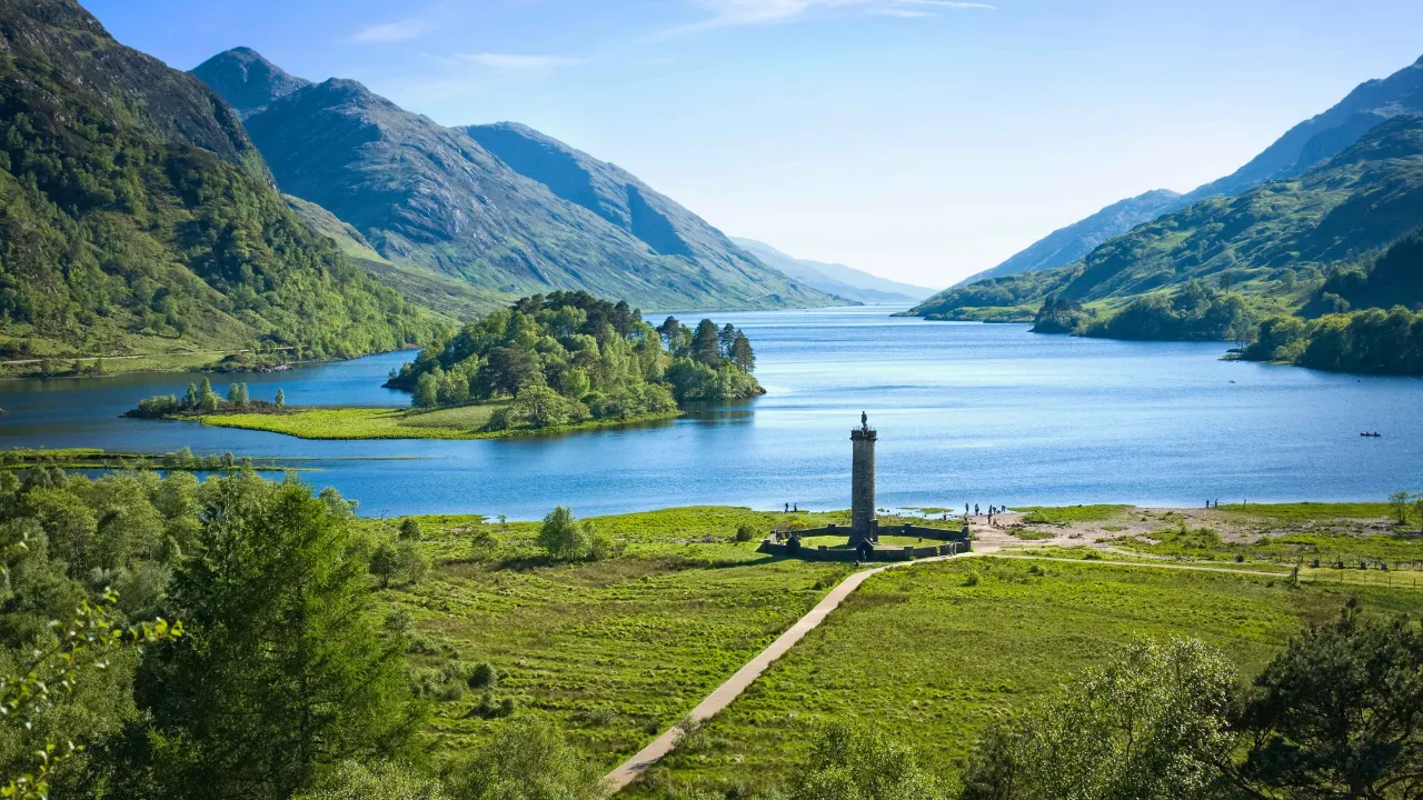 Glenfinnan-monumentet ved søen Loch Shiel
