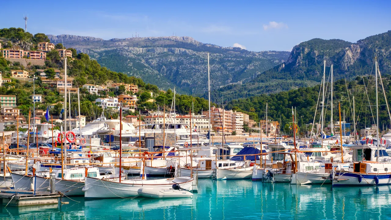 Lystbådehavnen i Port de Sóller Lystbådehavnen i Port de Sóller