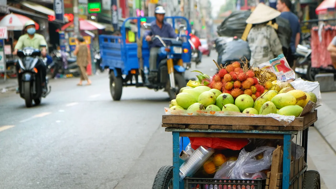 Livlig gade i Ho Chi Minh City