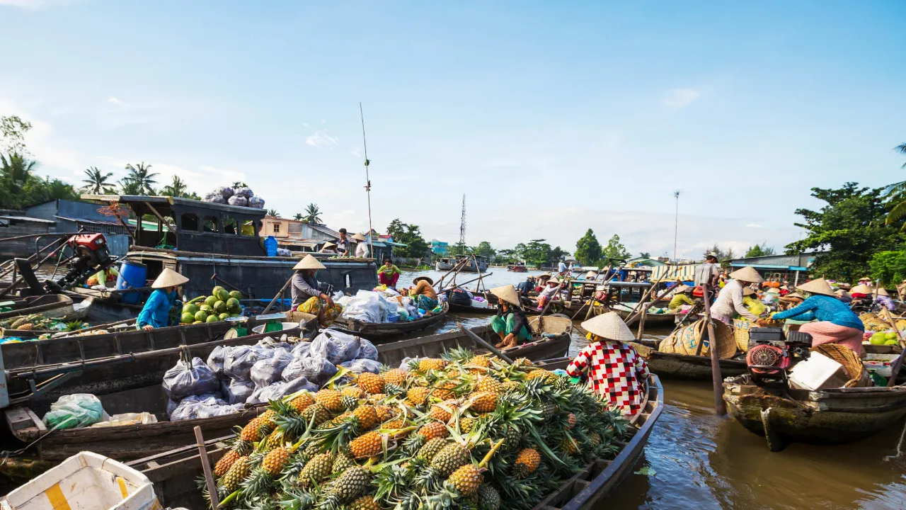 Mekongdeltaet er berømt for sine flydende markeder